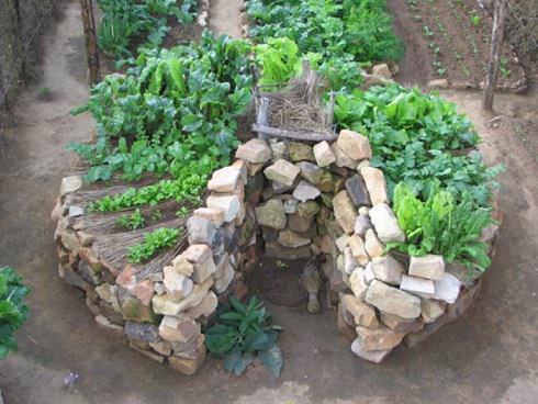 african_gardens_lesotho_keyhole_garden-1